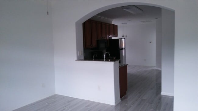 Building Photo - 20914 Sun Creek Dr