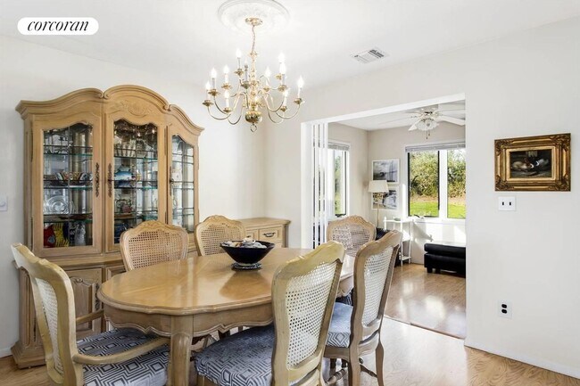 Photo - 122 St.Andrew Cir