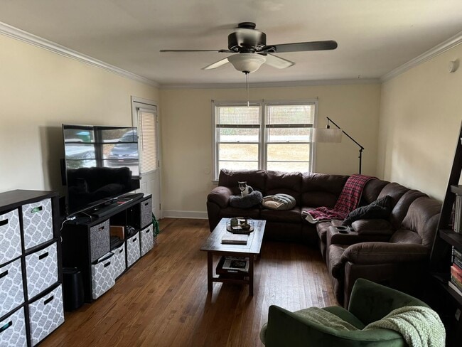 Photo - Cute and Quiet West Side Duplex!
