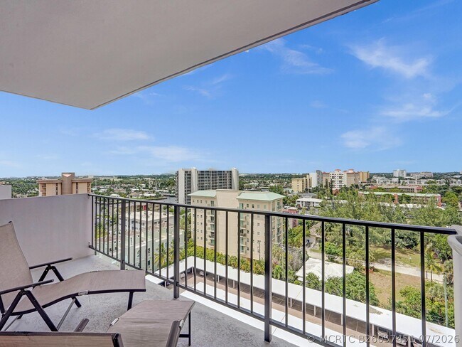 Building Photo - 405 N Ocean Blvd Unit 1125