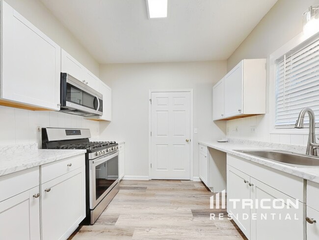 Photo - 140 Carl Barrett Dr