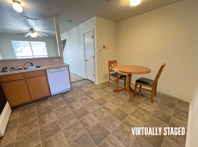 Photo - 4505 Deek Dr Unidad # B