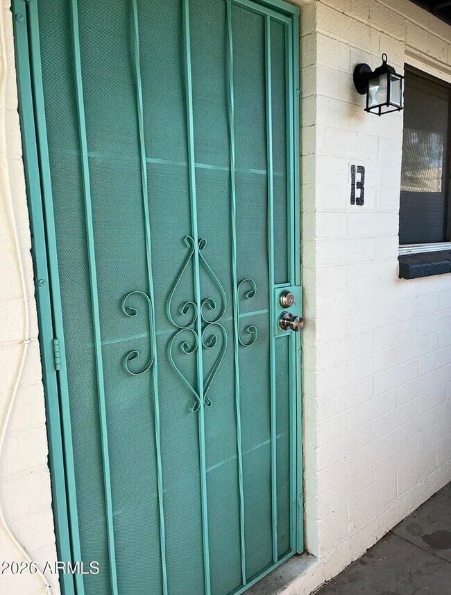 Building Photo - 604 S Bellview Unit B