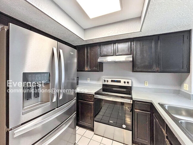 Photo - 2460 Summerfield Way