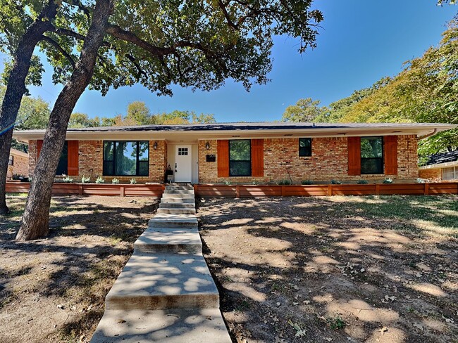Building Photo - Hidden Gem in Woodland West Estates – Spacious, Stylish & Move-In Ready!