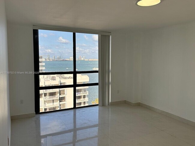 Building Photo - 1450 Brickell Bay Dr Unit 1402 Rental