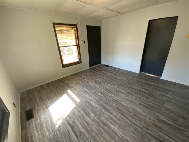 Photo - 17 Fairweight Ave