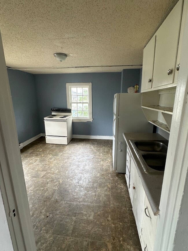 Photo - 215 Adams St