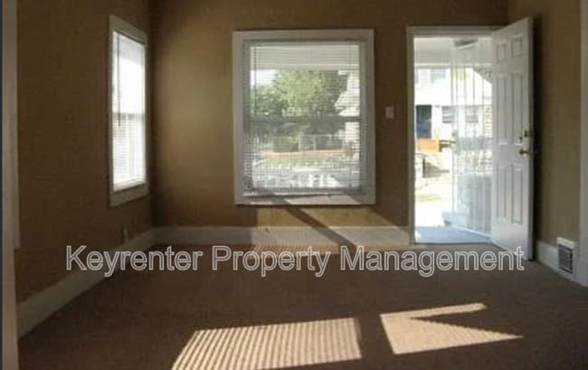 Photo - 1601 E 43rd St