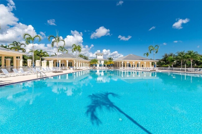 Photo - 367 NE 35th Ave