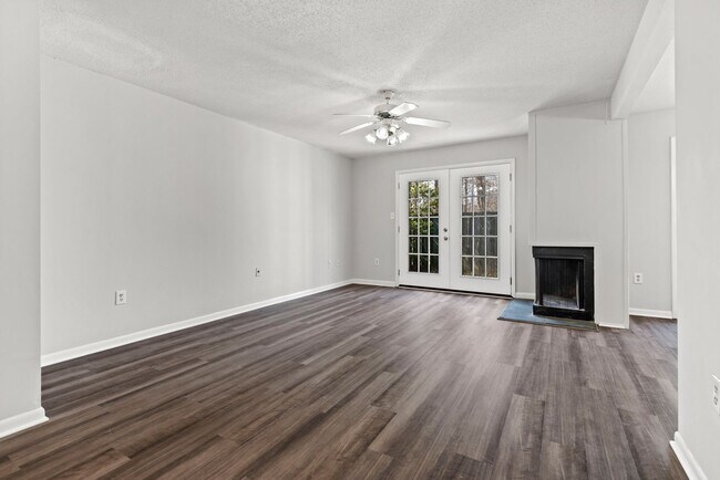 Photo - Available Now - 3 Bedroom, 2.5 Bathroom Co...