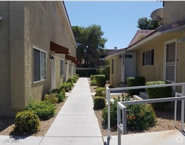 Building Photo - 6761 Holmby Ave Rental