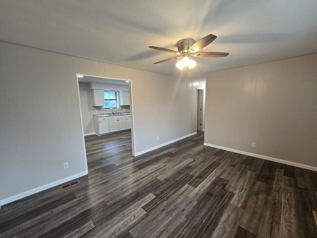 Photo - 4 Bed/ 1.5 Bath in Batesville