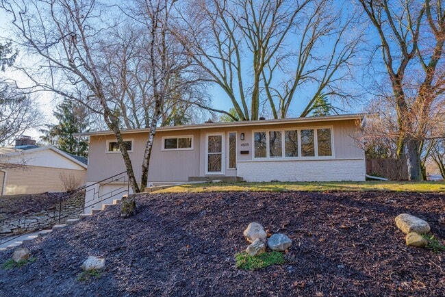 Photo - 4609 Waukesha St