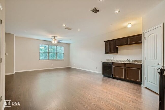 Photo - 1308 Lake Crest Lane , Lewisville TX