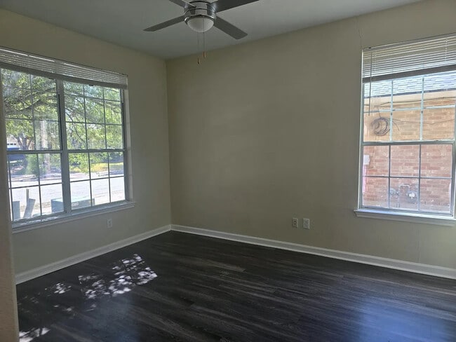 Room in Single Family Home on White Water Way