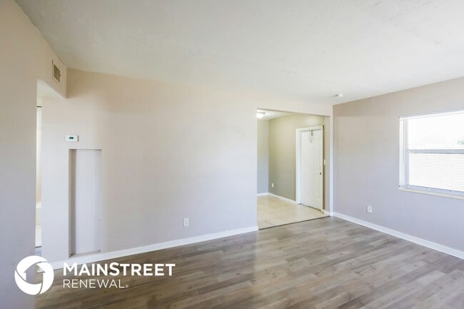 Building Photo - 1207 NW 13th Ln Rental