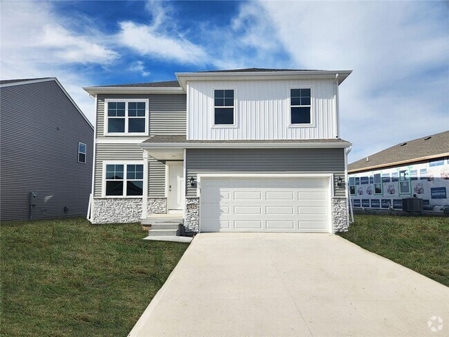 Building Photo - "Cyclist's Paradise: Spacious 2-Story Home...