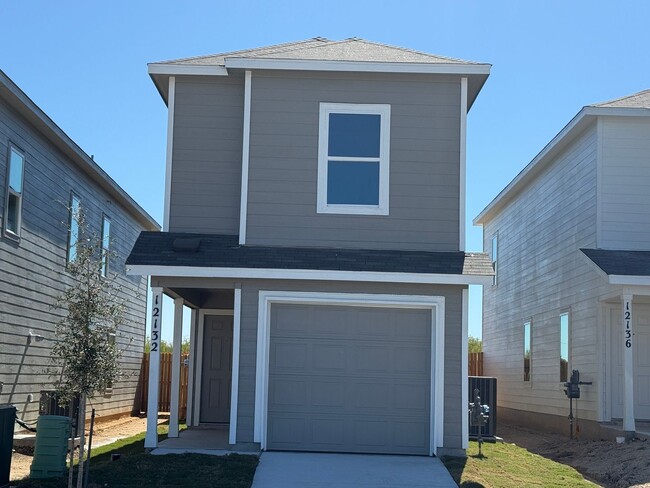 Building Photo - Tres Laurels-Wellton