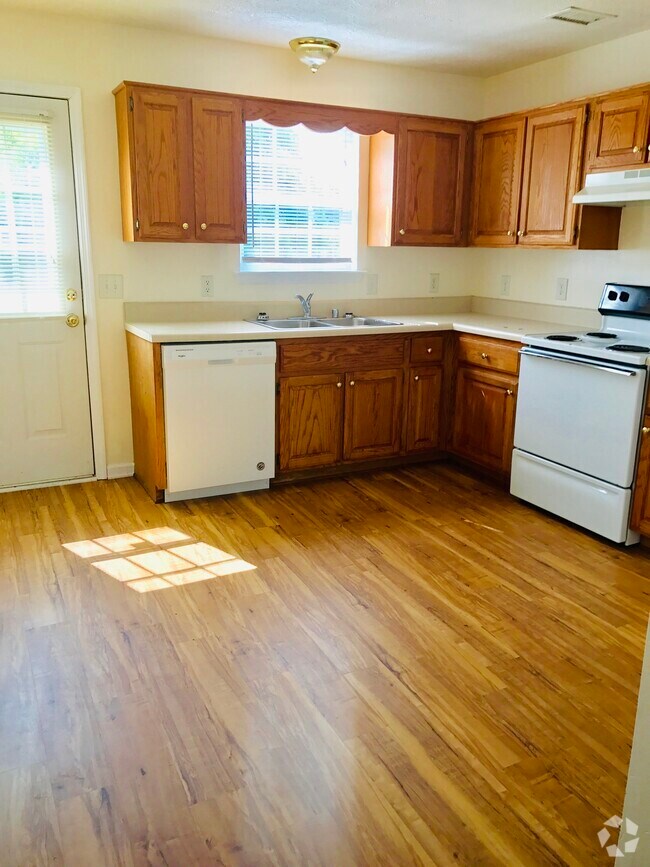 Building Photo - 805 Mark St Rental