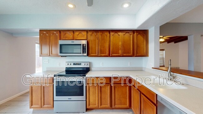 Photo - 406 47th St NW
