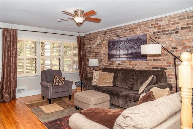 Photo - 153 Lindbergh Drive NE