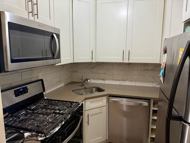 Photo - 225 St Pauls Ave Unidad 11E Rental