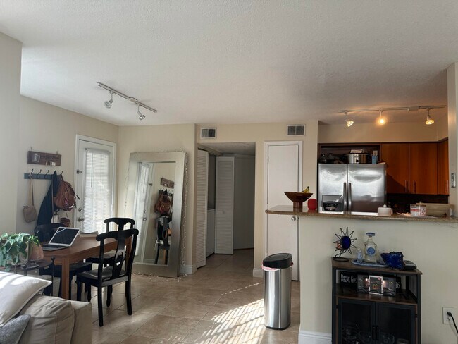 Photo - 1020 Crystal Way Unit A