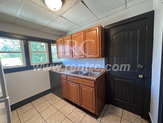 2403-2 Main-E
