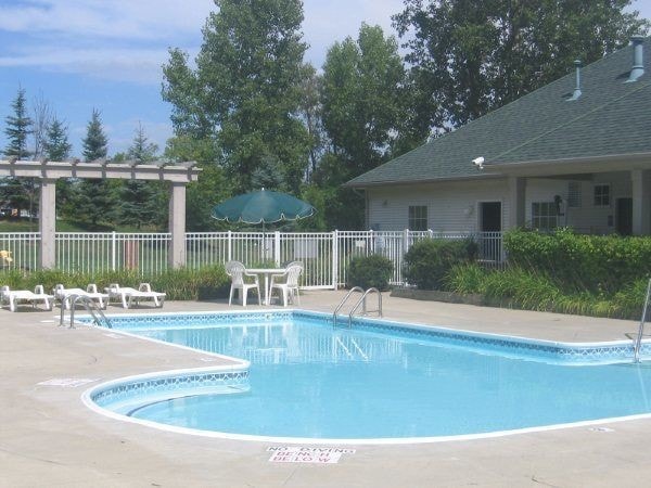 Photo - Lakeshore Village Apartments