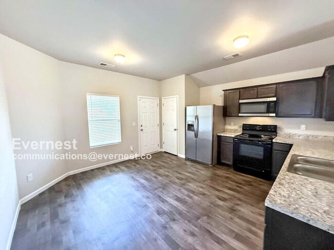 Photo - 192 Stonebriar Dr