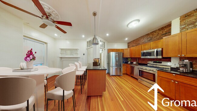 Building Photo - 3 Mark St Unit 1