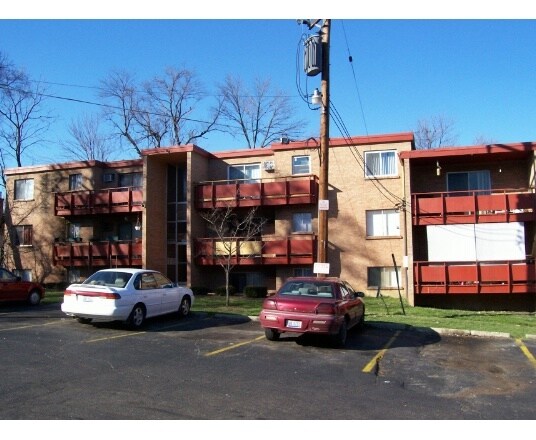 Photo - Avon Fields Apartments