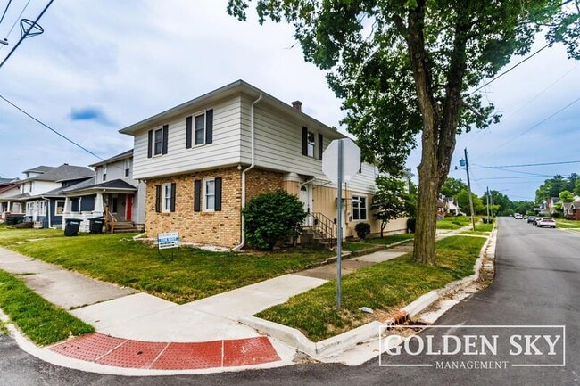 Building Photo - 1925 W Jackson St Unit 1