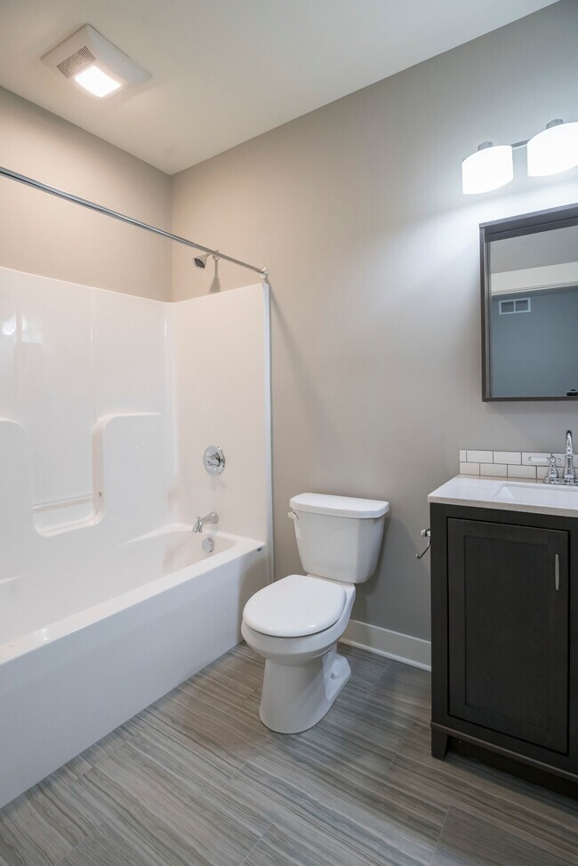 Photo - 616 4th St NW