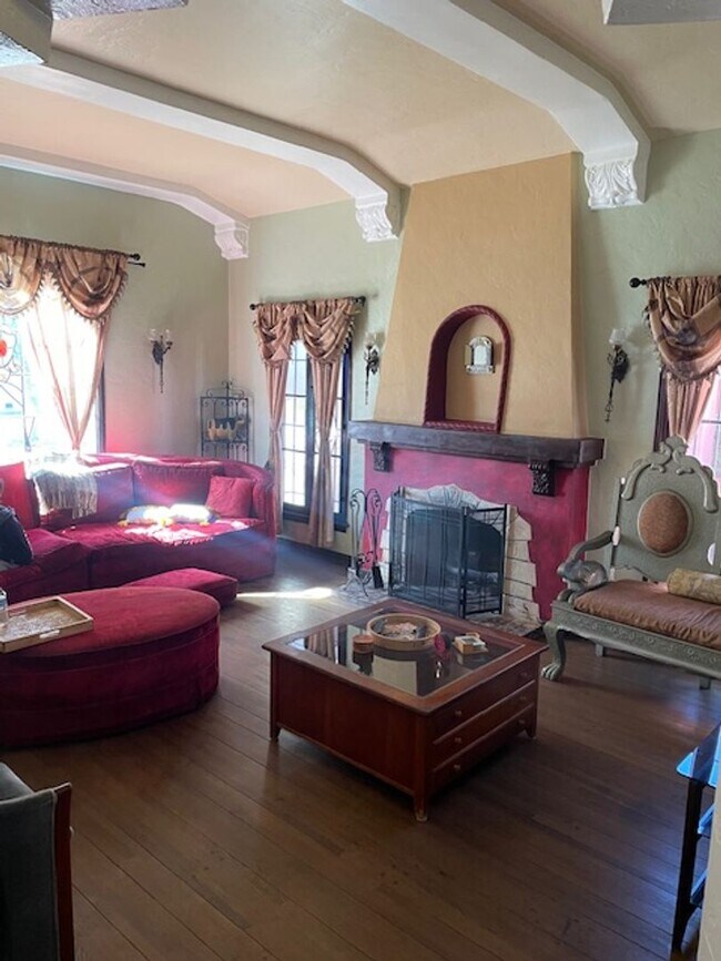 Photo - 4108 S Norton Ave Unit 1