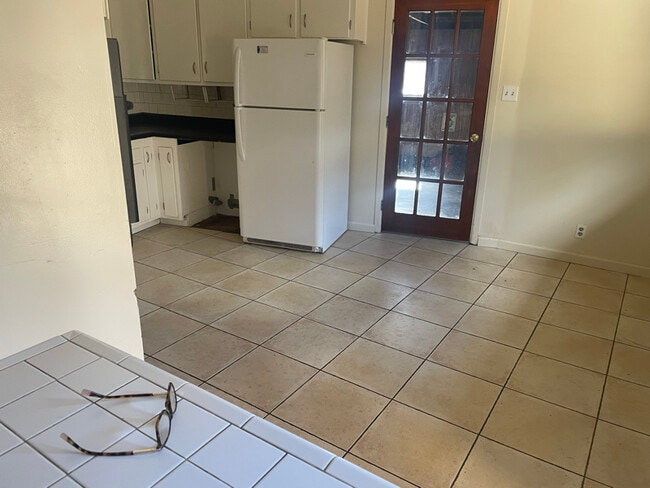 Photo - 1284 Stafford Way