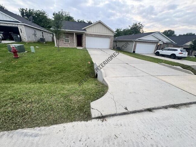 Building Photo - 14214 Green Wing Cir