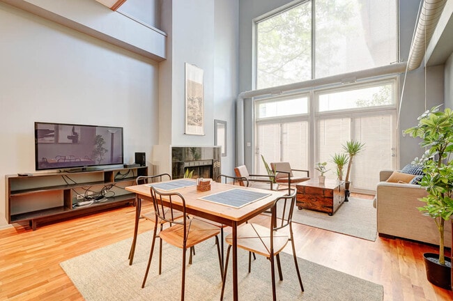 Photo - 1760 W Wrightwood Ave Unit 115