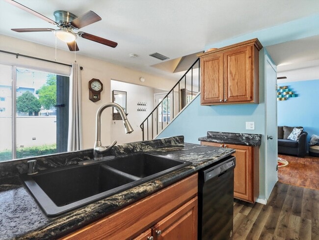 Photo - 428 East Bluff Unit 1