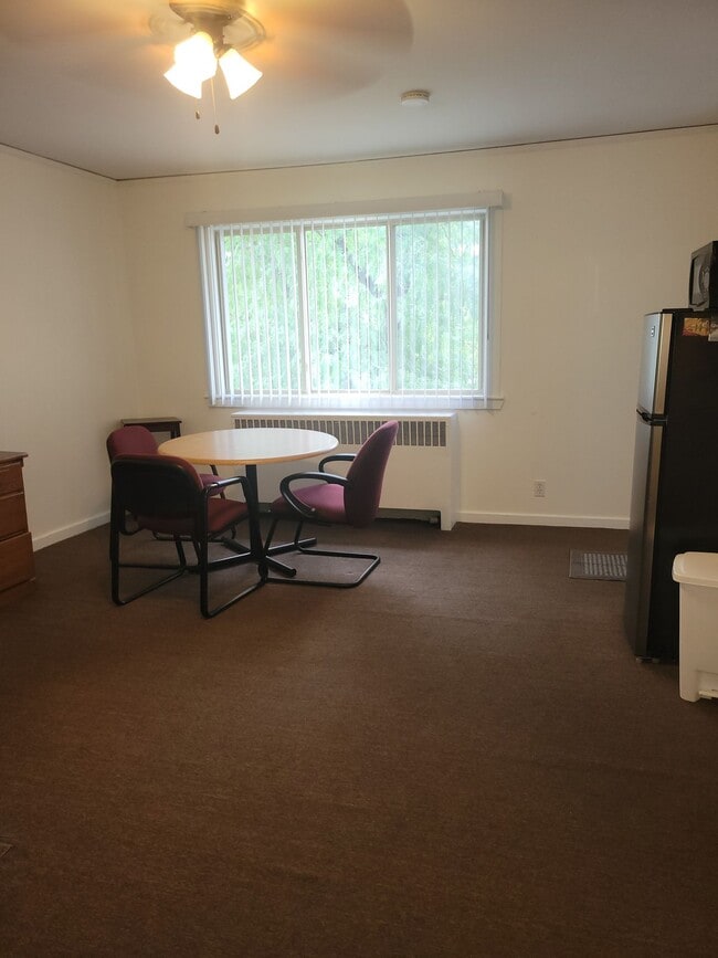 Building Photo - Affordable Studio Apartments in Los Alamos... Unit 20