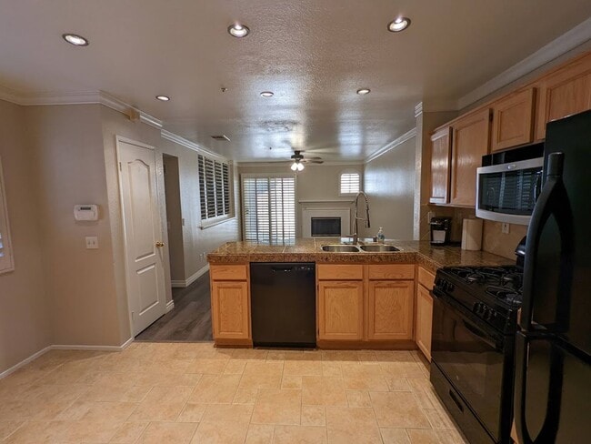 Photo - You will love this beautiful townhouse near Victoria Gardens!