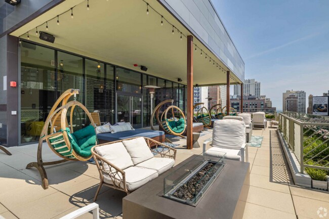 Photo - 1188 N Clark St