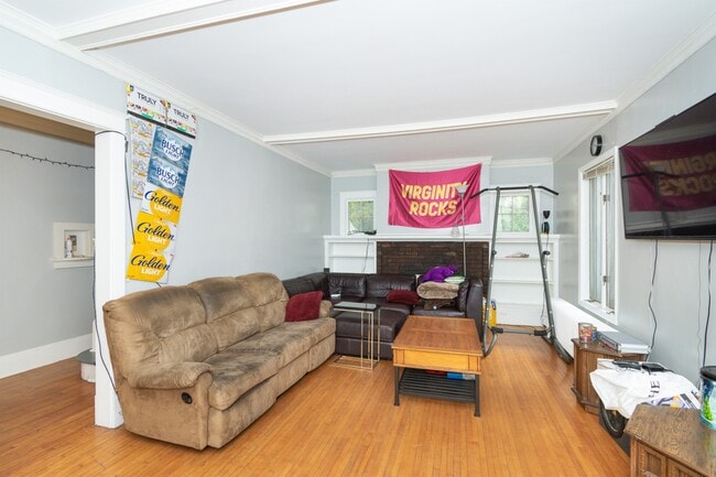 Photo - 512 N 19th Ave E