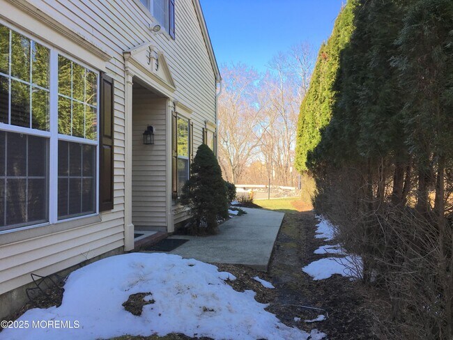 Photo - 44 Poplar Ln