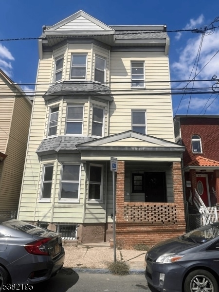 Building Photo - 78 Napoleon St Unit 2 Rental