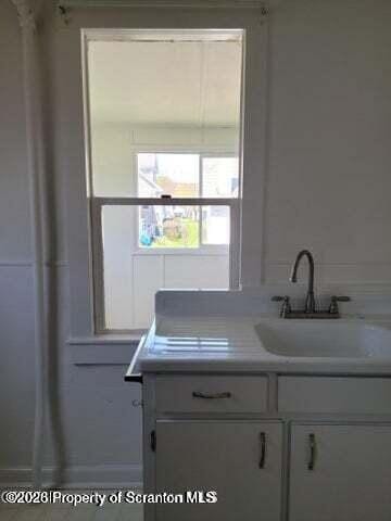 Photo - 1007 Line St