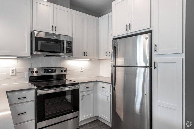 1BR, 1BA - 600SF