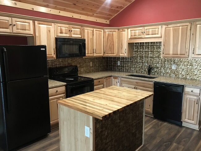 Photo - Misty Creek Apartments by SRP, LLC