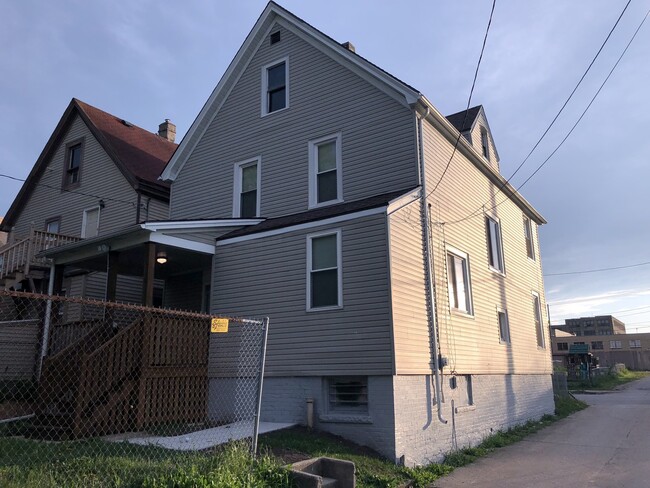 Photo - Updated 5BR/1.5BA Rent to Own Single Family Home